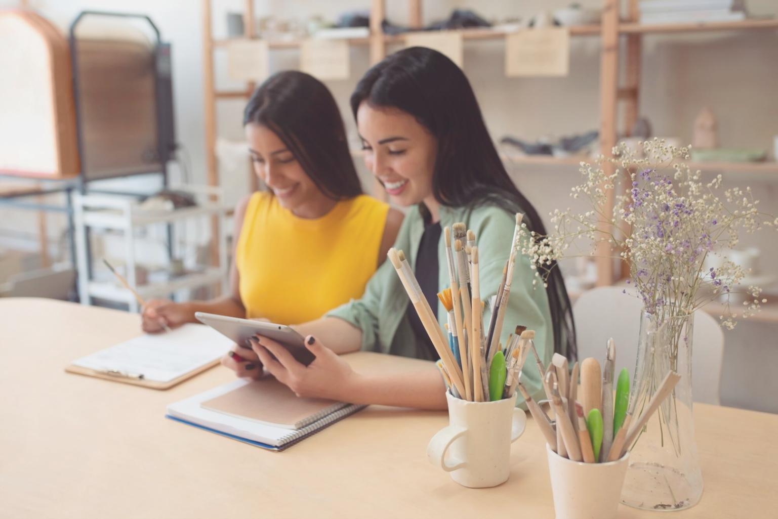 Bureau delvarioniq au Mans - espace de travail moderne où se déroulent les consultations et analyses financières